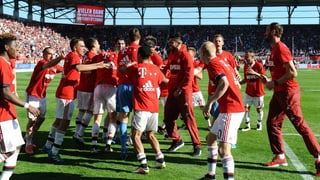 L'equipa da Bayern München festivescha ses 26avel titel da campiun tudestg
