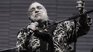 Il chantadur grec Demis Roussos