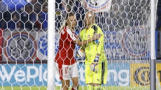 duas ballapedistas stattan en il gol.