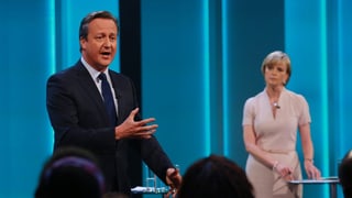 Il primminister David Cameron durant la debatta a la televisiun.