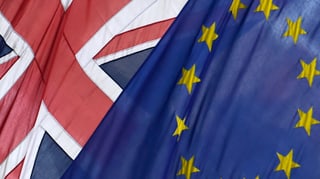 Bandieras da la Gronda Britannia e da l'Uniun Europeica