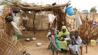 Famiglia povra en il Sudan.