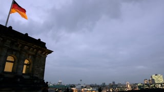 Il Reichstag cun ina bandiera tudestga.