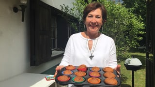 ina dunna che preschenta muffins ina dunna che preschenta muffins