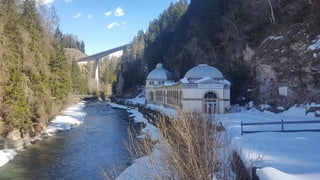 La Büvetta a Nairs, fabritgà dal onn 1875, survart la punt da Tarasp