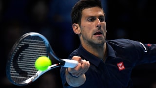 Novak Djokovic na lascha nagina schanza a David Goffin.