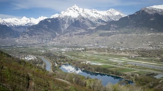 Vista sin la Val dal Rodan en il Vallais.