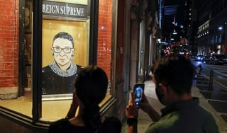 In maletg da Ruth Bader Ginsburg. In maletg da Ruth Bader Ginsburg.