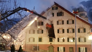 Pompiers ein vid stizzar la casa Carigiet a Trun