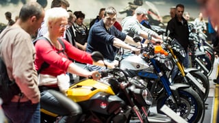 Visitaders da la «Swiss Moto» sin töfs.