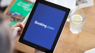 Tablet cun booking.com