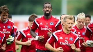 Giugaders dal HSV durant in trenament a Schluein. 