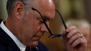 Purtret da Zinke che piglia giu ses egliers. 
