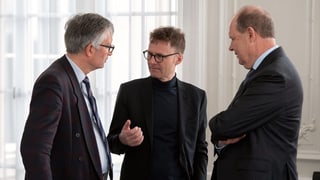 Roland A Müller, directur da la federaziun da las patrunas ed ils patruns svizzers, Daniel Lampart, Uniun sindicala svizra ed Valentin Vogt, president da la federaziun da las patrunas ed ils patruns svizzers.