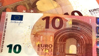 2 bancnotas da 10 euros.