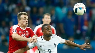 Il Svizzer Xherdan Shaqiri ed il Franzos Patrice Evra.