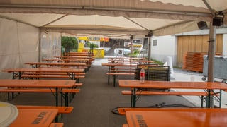 Sutgas e bancs en mintga streglia e giassa.