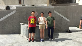 Ils trais giuvenils chinais che fan il gimnasi a Mustér.