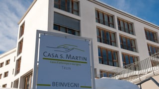 Il nov logo sa preschenta era avant la Chasa S. Martin a Trun. Il nov logo sa preschenta era avant la Chasa S. Martin a Trun.