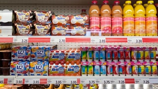 Ina curuna cun mangiativas en ina butia.