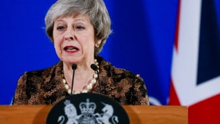 May en ina conferenza da medias.