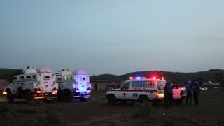 Autos da salvament èn avant il resort da vacanzas el la chapitala da Mail - Bamako.