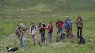 Ina gruppa da pasters che mainan las vatgas sur il Cuolmen d'Fenga.