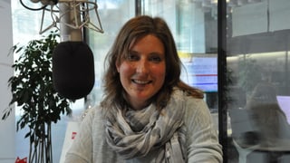 Cilgia Marti-Rauch en il studio da RTR