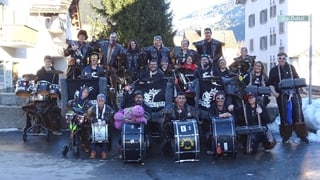 La musica da tscheiver Grischalottas organisescha il tschaiver a Glion.