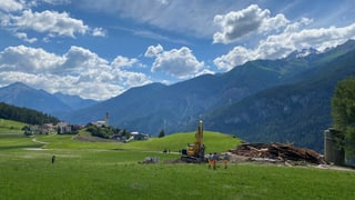 Questa stad è vegnida demolida ina stalla a Brinzauls perquai ch'ella è stada donnegiada fitg ferm entras ils moviments en il terren.