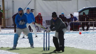 «Cricket on Ice» sin il lai da San Murezzan.