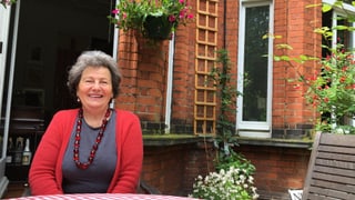 Il maletg mussa Anna Lee-Famos avant sia chasa a Londra Il maletg mussa Anna Lee-Famos avant sia chasa a Londra