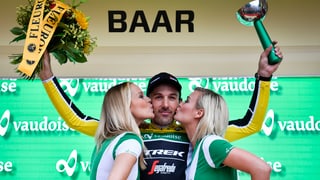 Cancellara cun duas dunnas.