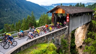 ciclists a la Alpenchallenge