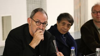 Thom Mayne e Tadao Ando durant la conferenza da medias.