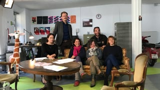 Teater Giuven Grischun, da sanester: Martina Mutzner, Roman Weishaupt, Annina Sedlacek, Barbara Schneider, Lorenzo Polin e Fiona Schmid.
