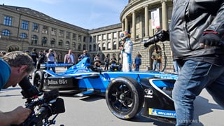 auto da cursa blau.