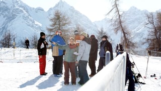 Martina Hänzi cun il team respunsabel per la cursa.