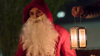 L'um cun la barba lunga ed il mantel cotschen: San Niclà.