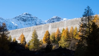 Il mir da fermada da Salanfe en il chantun Vallais