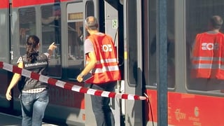Ils experts da la forensica han suenter l’attatga examinà il tren. 