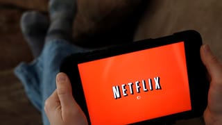 In tablet cun l'applicaziun da Netflix.