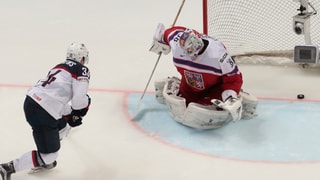 Auston Matthews che sajetta il penalti. Auston Matthews che sajetta il penalti.