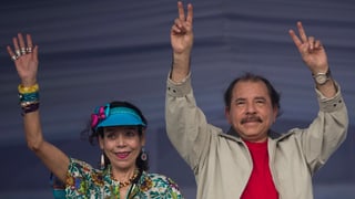 purtret da Rosario e Daniel Ortega