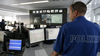 Centrala d'alarmaziun da la polizia chantunala grischuna a Cuira.