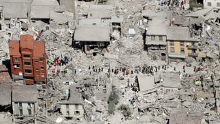 Ruinas suenter terratrembel en l'Italia.