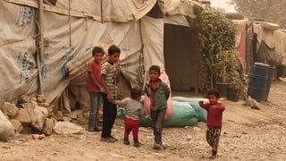 Uffants fugitivs en in camp en il Libanon.