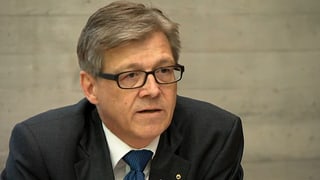 Il procuratur public suprem Philipp Umbricht infurmescha dal mazzament a Rupperswil. Il procuratur public suprem Philipp Umbricht infurmescha dal mazzament a Rupperswil.