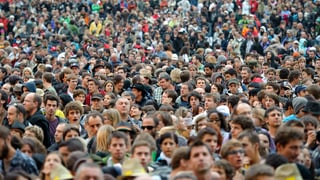 Massa da glieud durant in festival da musica. 