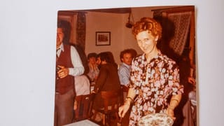 Elsbeth Iseppi-Cantieni en si'ustaria pli baud.